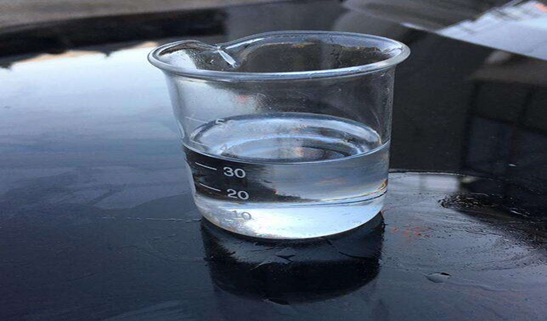 用酒精消除工作服上的膠印